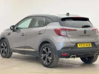 Begagnad Renault Captur Bose Edition 142 HK (104 kW) 2023 Grå SUV