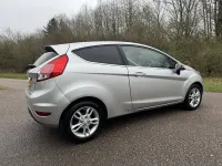 Begagnad Ford Fiesta Zetec 2015 Silver Halvkombi
