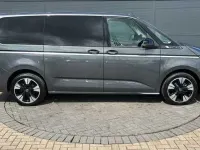 Begagnad VW Multivan Style 150 HK (110 kW) 2025 Grå Minibuss