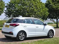 Used Hyundai i20 SE 100 HP (73 kW) 2018 White Hatchback