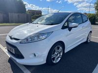 Begagnad Ford Fiesta Zetec 2012 Vit Halvkombi