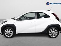 Used Toyota Aygo X PURE 72 HP (52 kW) 2023 White SUV