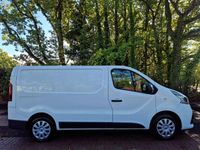 Used Renault Trafic Business 115 HP (84 kW) 2015 White MPV