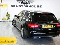 Usado Mercedes C200 136 CV (100 kW) 2016 Negro Familiar