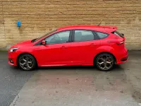 Used Ford Focus ST 185 HP (136 kW) 2016 Red Hatchback