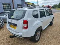 Used Dacia Duster Lauréate 110 HP (80 kW) 2017 White SUV