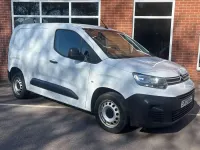 Second-hand Citroën Berlingo 100 CP (73 kW) 2022 Alb Monovolum