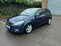Begagnad Kia Ceed 2011 Blå Halvkombi