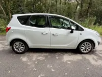 Used Vauxhall Meriva Active 100 HP (73 kW) 2012 White MPV