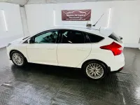 Used Ford Focus Zetec 125 HP (91 kW) 2014 White Hatchback