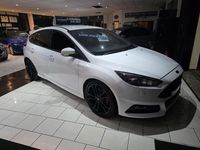 Used Ford Focus ST 185 HP (136 kW) 2017 White Hatchback