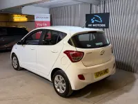 Used Hyundai i10 SE 67 HP (49 kW) 2015 White Hatchback
