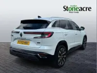 Used Renault Austral Techno 196 HP (144 kW) 2023 White SUV