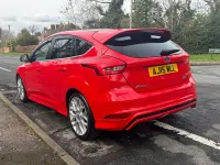 Used Ford Focus Zetec 125 HP (91 kW) 2015 Red Hatchback
