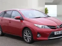 Used Toyota Auris Hybrid 2015 Red Estate