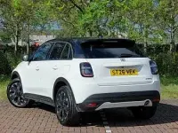 New Fiat 600 La Prima 100 HP (73 kW) 2026 Bicolour  white with black roof SUV