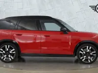Używany Mini Countryman 215 KM (158 kW) 2024 Czerwony SUV