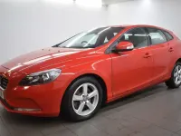 Used Volvo V40 120 HP (88 kW) 2016 Red Hatchback