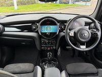 Używany Mini Cooper Hatch 134 KM (98 kW) 2024 Zielony Hatchback