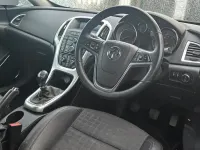 Used Vauxhall Astra GTC SRi 162 HP (119 kW) 2013 Yellow Hatchback