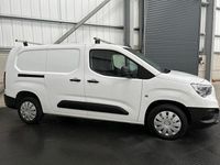 Second-hand Vauxhall Combo 100 CP (73 kW) 2021 Alb Monovolum