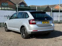 Gebraucht Skoda Rapid Sport 110 PS (80 kW) 2018 Silber Kleinwagen