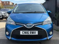 Used Toyota Yaris Design 100 HP (73 kW) 2016 Blue Hatchback