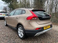 Begagnad Volvo V40 2014 Brun Halvkombi