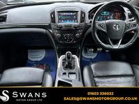 Used Vauxhall Insignia SRi 195 HP (143 kW) 2015 Blue Hatchback