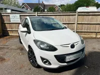 Usado Mazda 2 Black Limited 84 HP (61 kW) 2011 Branco Citadino