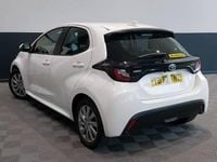 Used Toyota Yaris Hybrid 116 HP (85 kW) 2022 White Hatchback