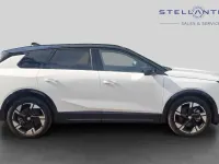 Second-hand Vauxhall Grandland Ultimate 154 kW (210 CP) 2025 Alb SUV
