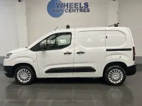 Used Toyota Proace 100 HP (73 kW) 2023 White MPV