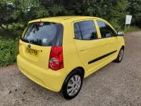 Used Kia Picanto 64 HP (47 kW) 2010 Yellow Hatchback