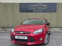 Used Ford Focus Zetec 125 HP (91 kW) 2011 Red Hatchback