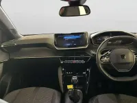 Usado Peugeot 2008 Allure 131 HP (96 kW) 2025 SUV