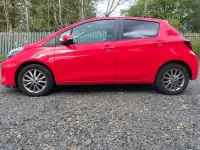 Used Toyota Yaris 99 HP (72 kW) 2017 Red Hatchback