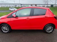 Used Toyota Yaris 99 HP (72 kW) 2016 Red Hatchback
