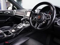 Usado Porsche Cayenne 262 HP (192 kW) 2016 Preto SUV
