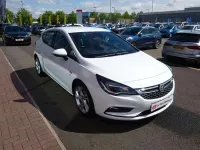 Used Vauxhall Astra SRi 147 HP (108 kW) 2018 White Hatchback