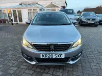 Usado Peugeot 308 Allure 110 HP (80 kW) 2020 Cinzento Citadino