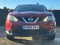 Used Nissan Qashqai N-TEC 115 HP (84 kW) 2015 Red SUV