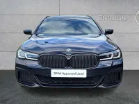 Usado BMW 520 M Sport 187 CV (137 kW) 2023 Negro Familiar
