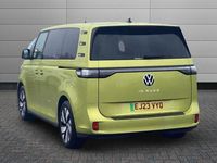 Usado VW ID. Buzz Pro 150 kW (204 HP) 2023 Verde Monovolume