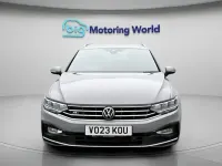 Usado VW Passat R-line 150 HP (110 kW) 2023 Cinzento Carrinha