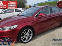 Usado Ford Mondeo Titanium 180 HP (132 kW) 2015 Vermelho Citadino