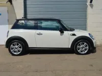 Usado Mini Cooper D Hatch 2013 Branco Citadino