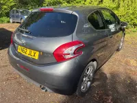 Używany Peugeot 208 Allure 2012 Szary Hatchback