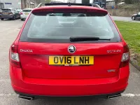 Używany Skoda Octavia vRS 184 KM (135 kW) 2016 Czerwony Hatchback