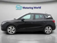 Usado Seat Arona FR Sport 110 CV (80 kW) 2023 Negro SUV